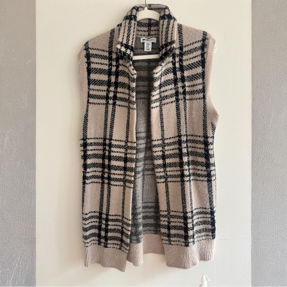 William Rast Sweaters - William Rast Plaid Sleeveless Sweater Vest - NWOT - Size M